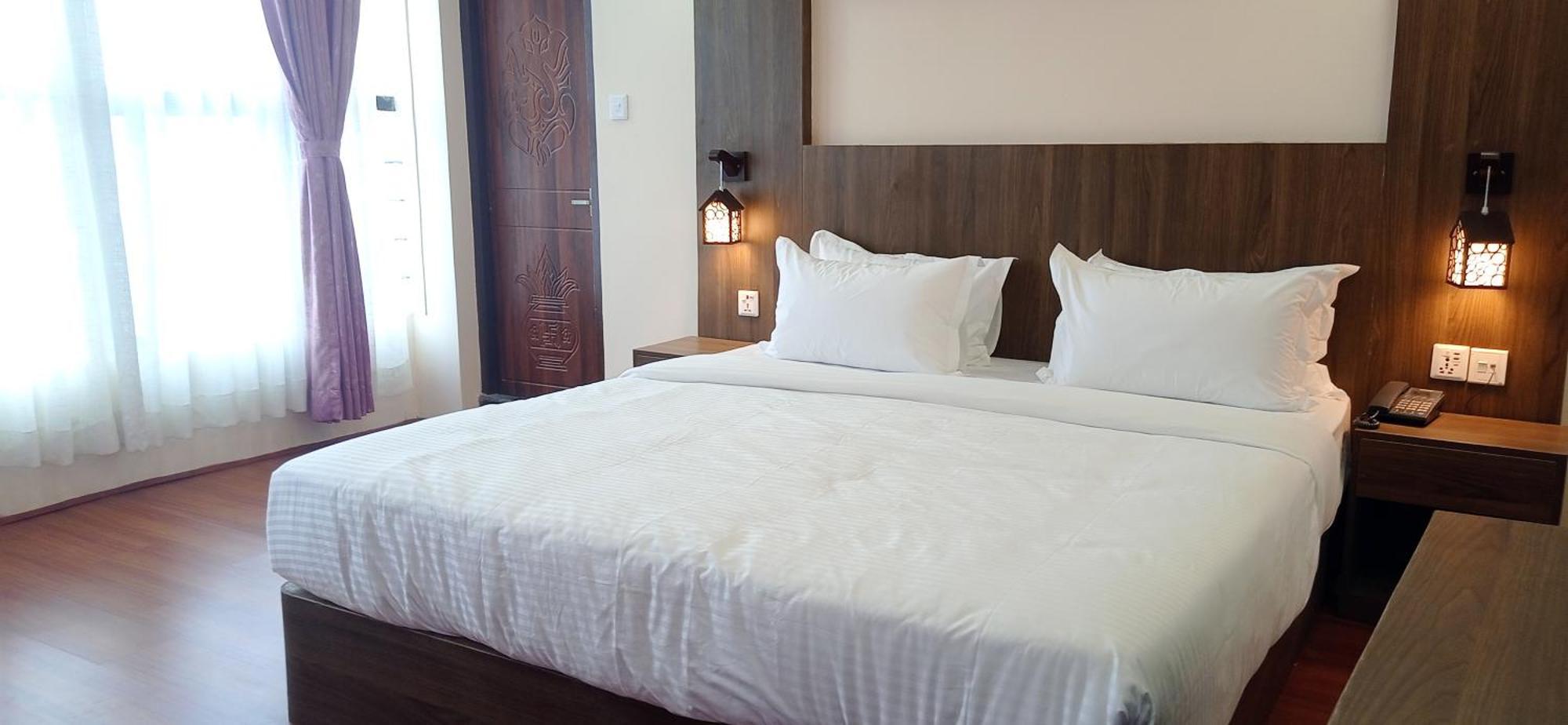 Hotel Aerolink Катманду Екстер'єр фото